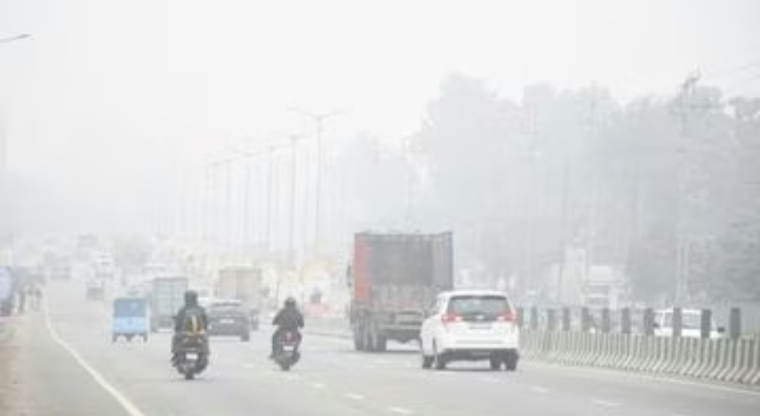 यूपी में 12वीं तक के सभी स्कूल 1 जनवरी तक बंद, सीएम योगी के सख्त निर्देश